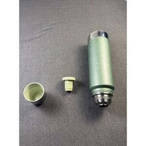 Vintage Aladdin Stanley No. A-944C Quart Thermos Bottle‎ with Cup Stopper Green